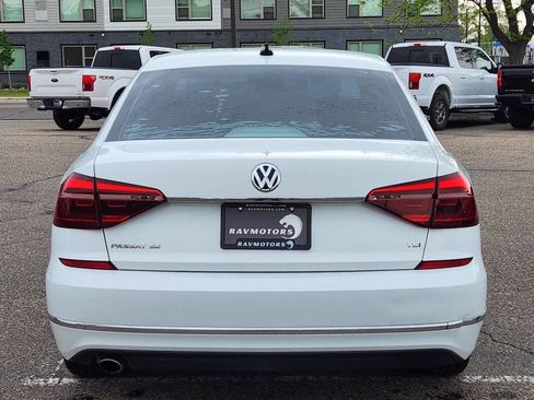 Used 2018 Volkswagen Passat 2.0T SE FWD image 8