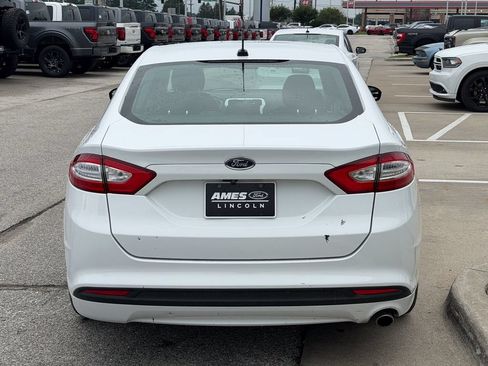 Used 2015 Ford Fusion SE FWD image 5