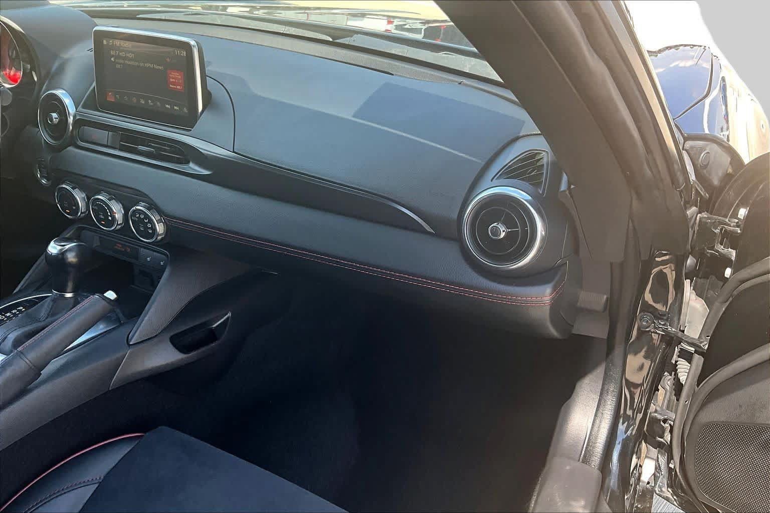 Used 2019 FIAT 124 Spider Abarth w/ Convenience Group RWD image 15