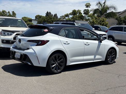 Used 2023 Toyota Corolla XSE FWD image 3