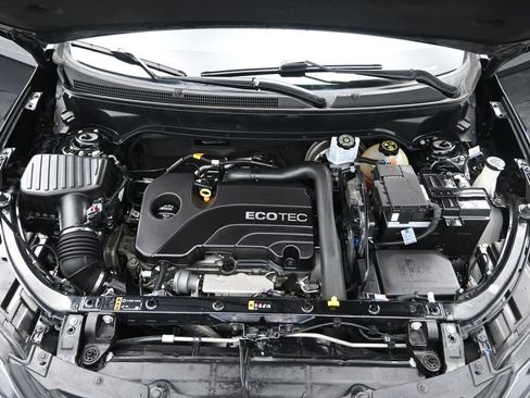 Used 2018 Chevrolet Equinox LT image 33