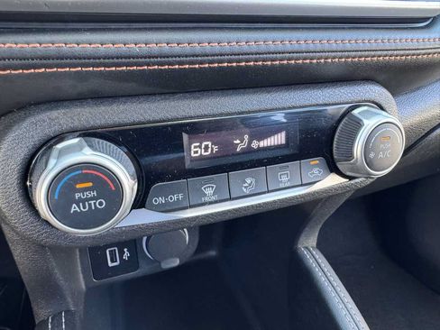 Used 2018 Nissan Kicks SR FWD image 29