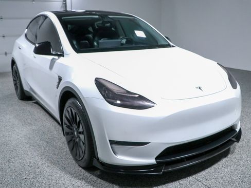 Used 2021 Tesla Model Y 2WD image 5