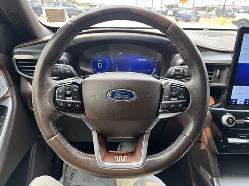 Certified 2022 Ford Explorer King Ranch w/ Class IV Trailer Tow Package RWD image 27
