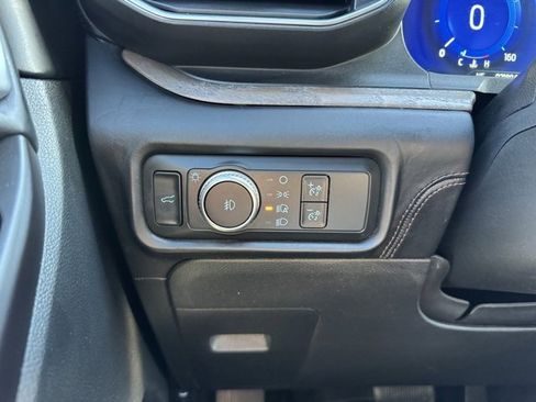 Used 2020 Ford Explorer Platinum w/ Premium Technology Package image 14