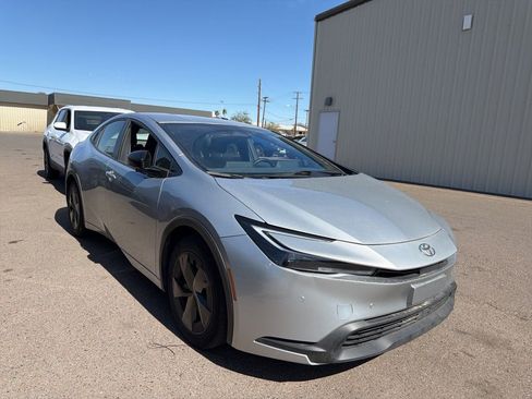 Used 2024 Toyota Prius LE image 2