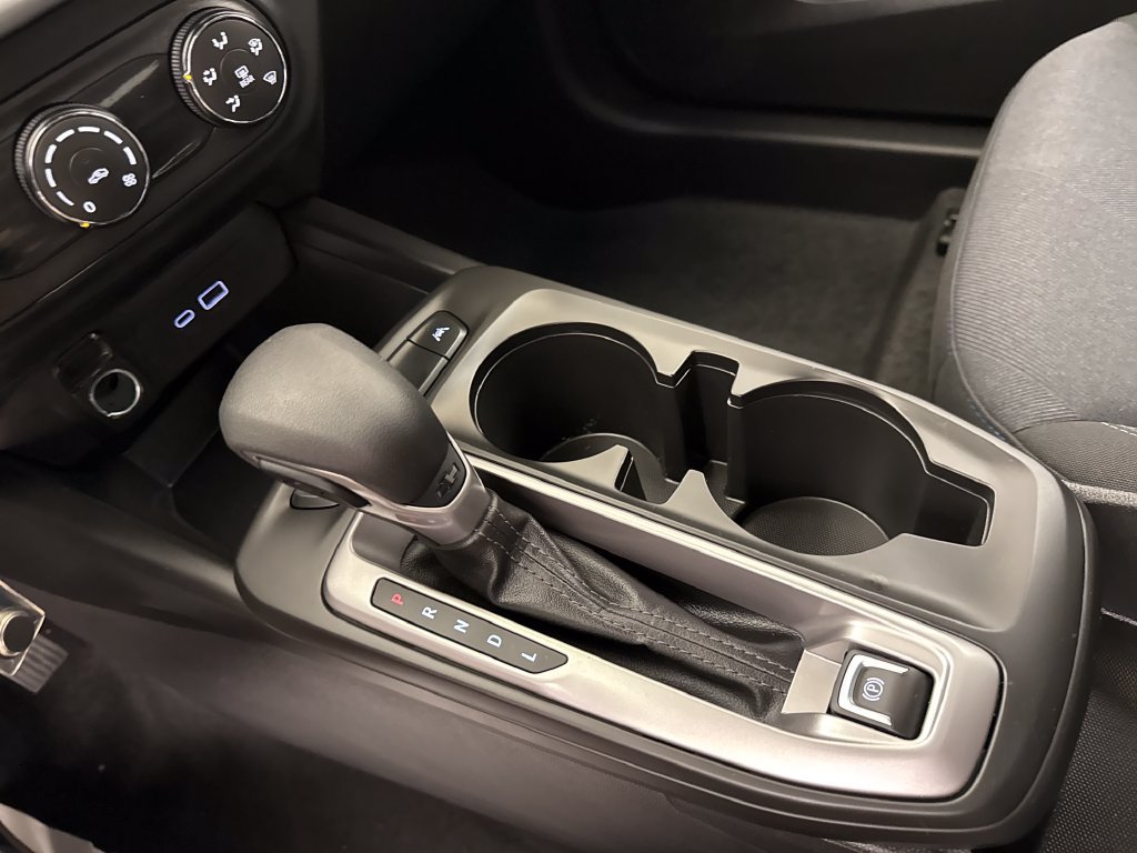 Used 2025 Chevrolet Trax LS FWD image 18