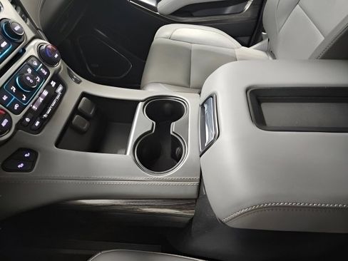 Used 2018 Chevrolet Tahoe LT w/ Luxury Package image 33