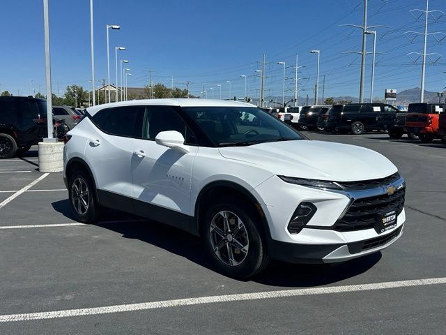 Certified 2025 Chevrolet Blazer LT AWD/4WD image 9