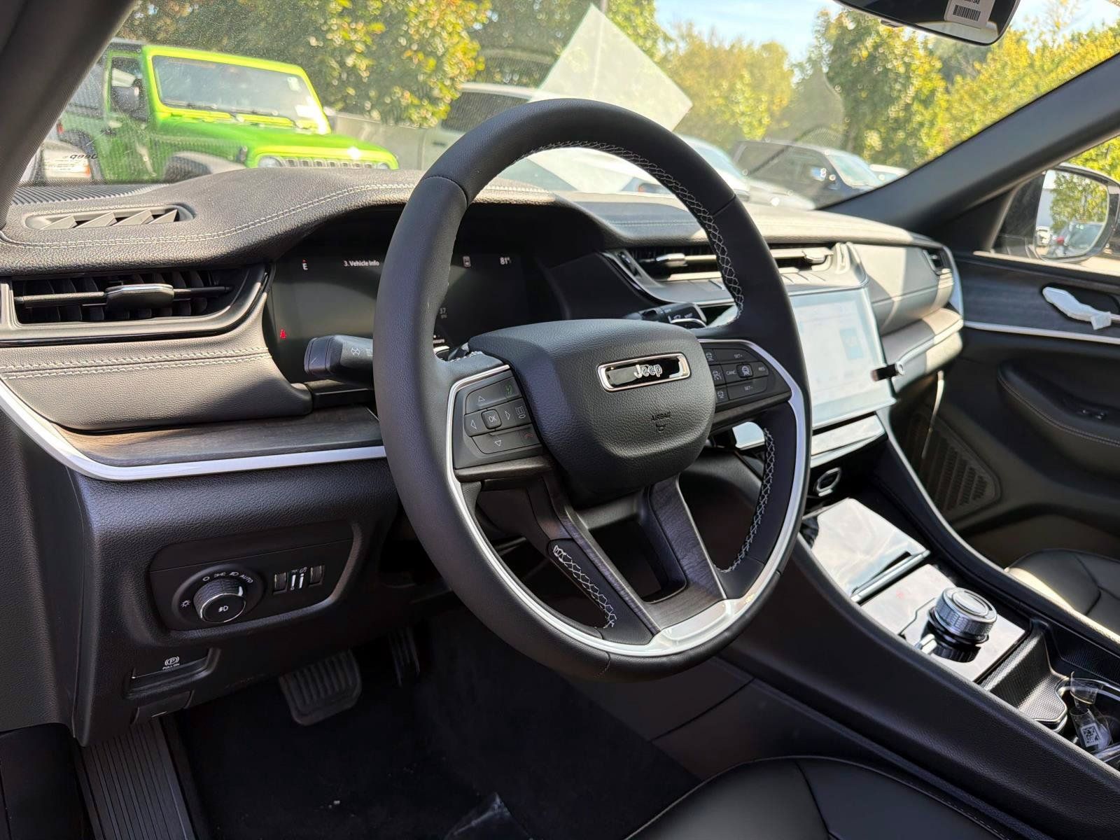 New 2027 Jeep Grand Cherokee Limited AWD/4WD image 9