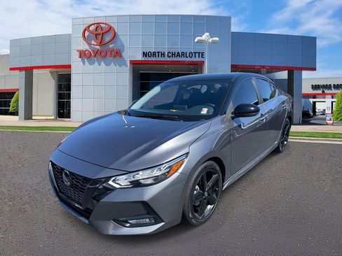 Used 2023 Nissan Sentra SR w/ Midnight Edition Package image 5