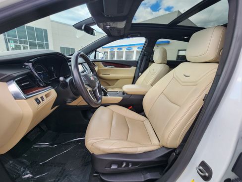 Used 2018 Cadillac XT5 Luxury image 17