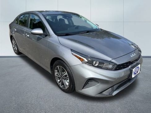 Used 2023 Kia Forte LXS image 8
