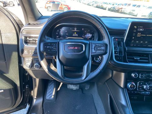 Used 2023 GMC Yukon XL AT4 image 15