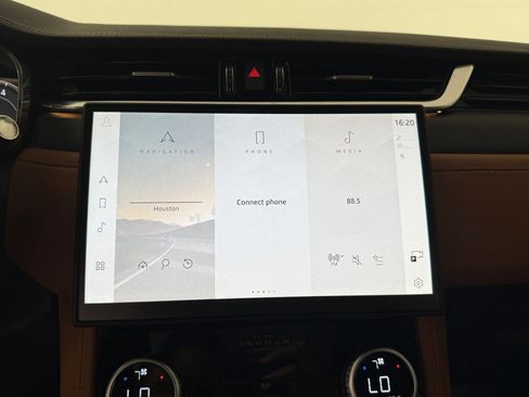 New 2026 Jaguar F-PACE R-Dynamic S image 23