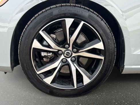 Used 2024 Volvo S60 B5 Core w/ Climate Package image 9