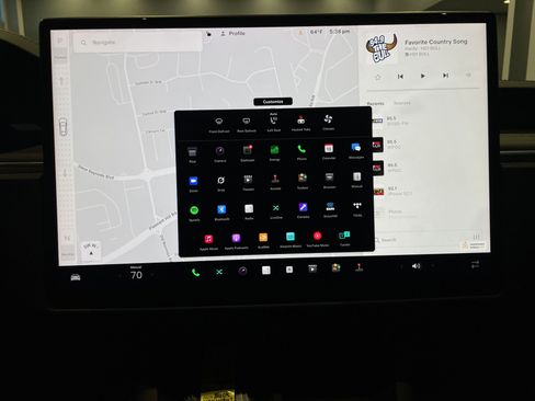 Used 2022 Tesla Model S image 25