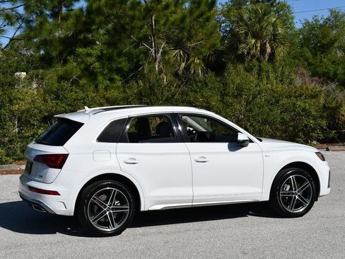 Used 2021 Audi Q5 e Premium Plus w/ Premium Plus Package AWD/4WD image 6
