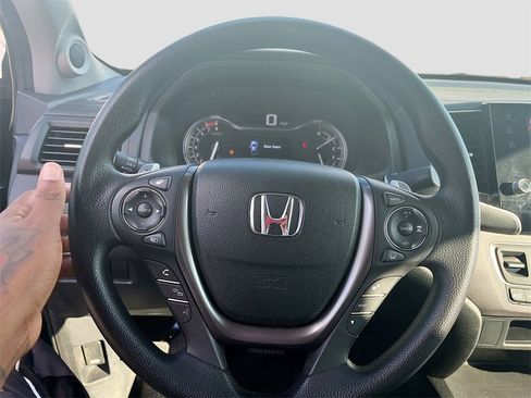 Used 2023 Honda Ridgeline Sport image 11