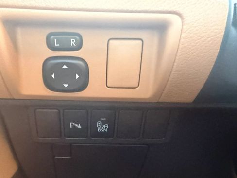Used 2016 Lexus ES 350 w/ Premium Package w/Wood Trim FWD image 24