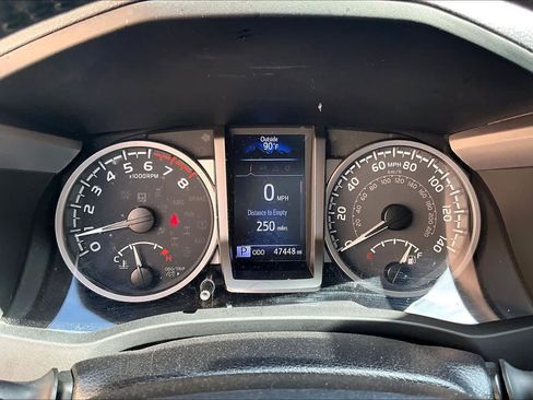 Used 2022 Toyota Tacoma SR5 w/ Technology Package RWD image 26
