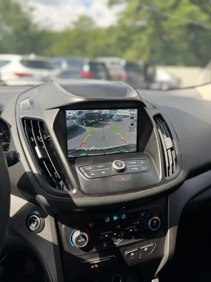 Used 2019 Ford Escape SEL AWD/4WD image 24