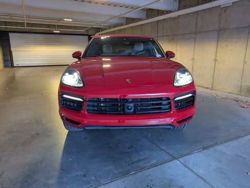 Used 2023 Porsche Cayenne image 12