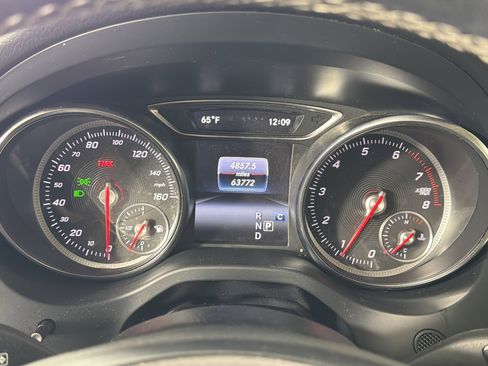 Used 2019 Mercedes-Benz GLA 250 4MATIC image 11