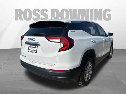 Used 2024 GMC Terrain SLE FWD image 4