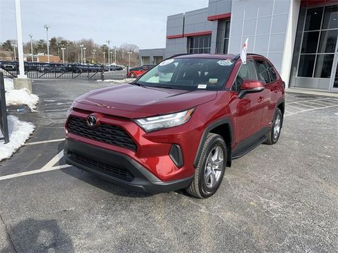 Used 2025 Toyota RAV4 LE image 4