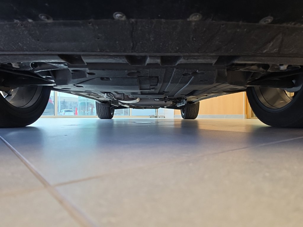Used 2025 Chevrolet Traverse RS w/ LPO, Floor Liner Package FWD image 65