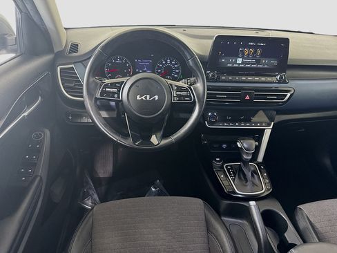 Used 2022 Kia Seltos Nightfall Edition image 17
