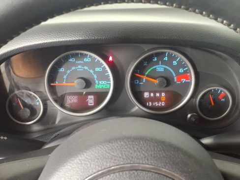 Used 2012 Jeep Wrangler Unlimited Rubicon AWD/4WD image 18