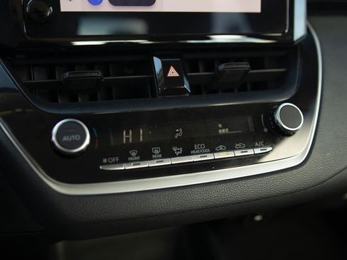 Used 2023 Toyota Corolla LE image 9