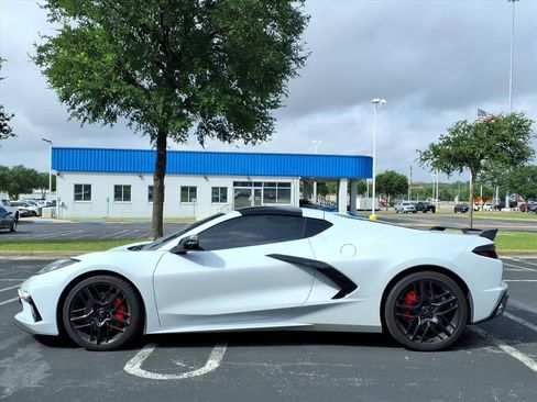 Used 2022 Chevrolet Corvette Stingray Preferred Cpe w/ Z51 Performance Package RWD image 10