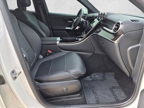 Used 2025 Mercedes-Benz GLC 300 image 19