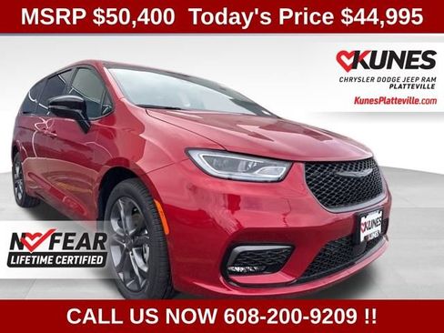 New 2026 Chrysler Pacifica Select w/ S Appearance Package image 1