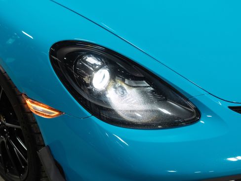 Used 2021 Porsche 718 Cayman GT4 RWD image 17
