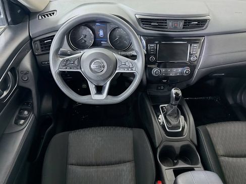 Used 2020 Nissan Rogue S FWD image 3