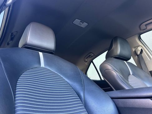 Used 2021 Toyota Camry SE FWD image 19