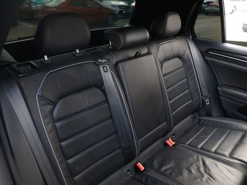 Used 2018 Volkswagen Golf R 4-Door image 17