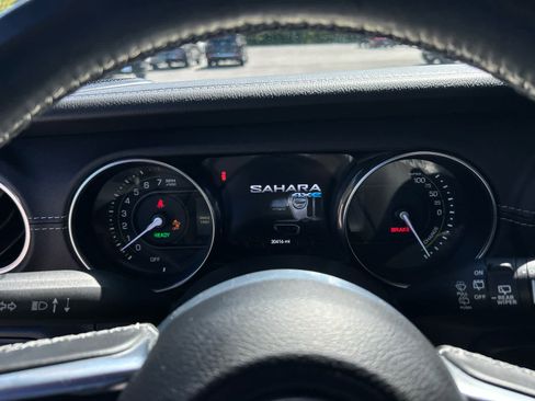 Used 2022 Jeep Wrangler Unlimited Sahara w/ Safety Group image 42