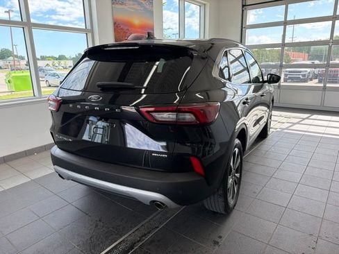 Certified 2024 Ford Escape Platinum AWD/4WD image 5