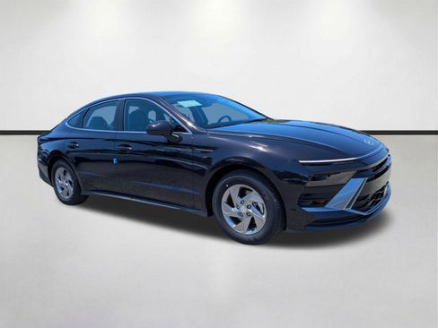 New 2026 Hyundai Sonata SE FWD image 2