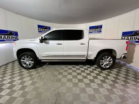 Used 2023 Chevrolet Silverado 1500 High Country w/ High Country Premium Package AWD/4WD image 13