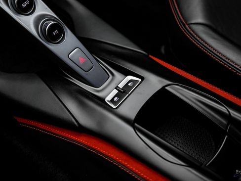 Used 2018 Ferrari 812 Superfast image 66