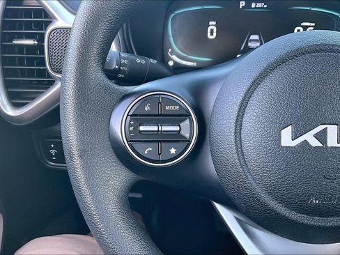 Certified 2025 Kia Soul LX image 20