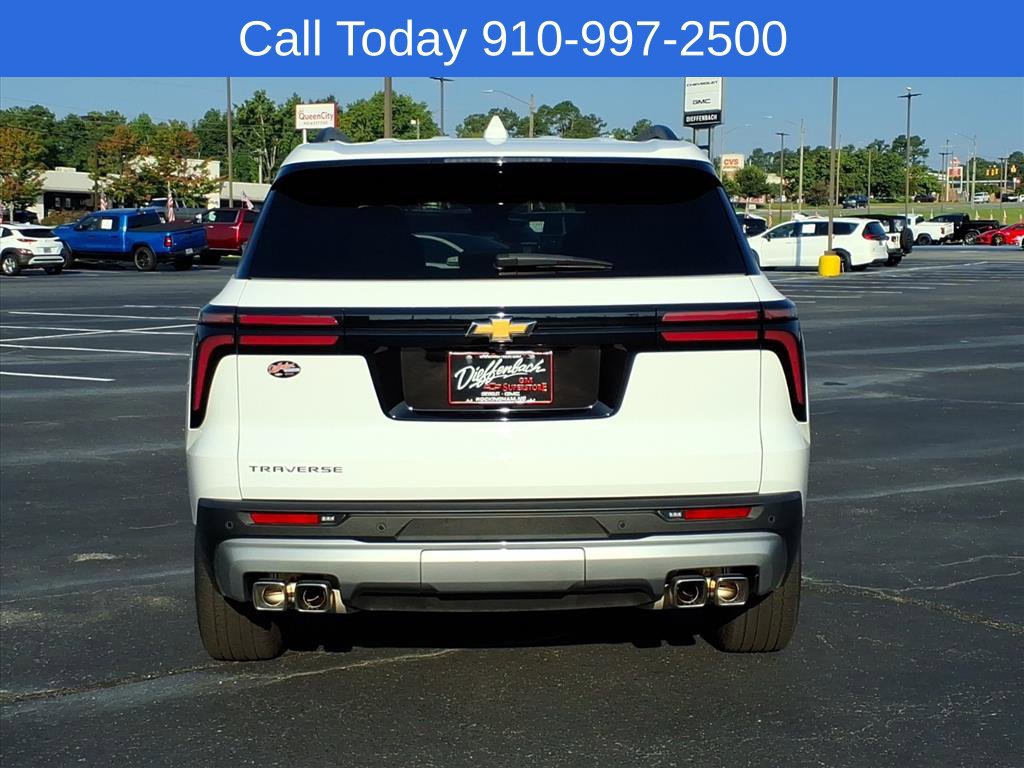 Used 2026 Chevrolet Traverse LT w/ Driver Confidence Package FWD image 5