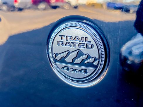 Used 2023 Jeep Gladiator Willys image 10