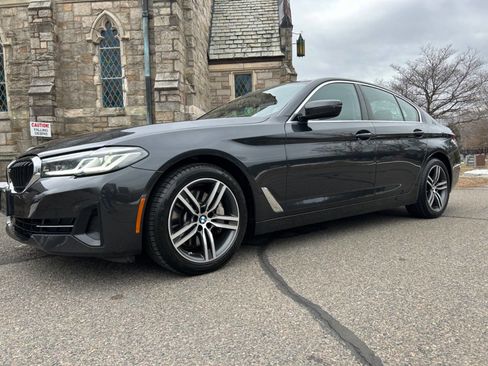 Used 2022 BMW 530i xDrive w/ Convenience Package image 10